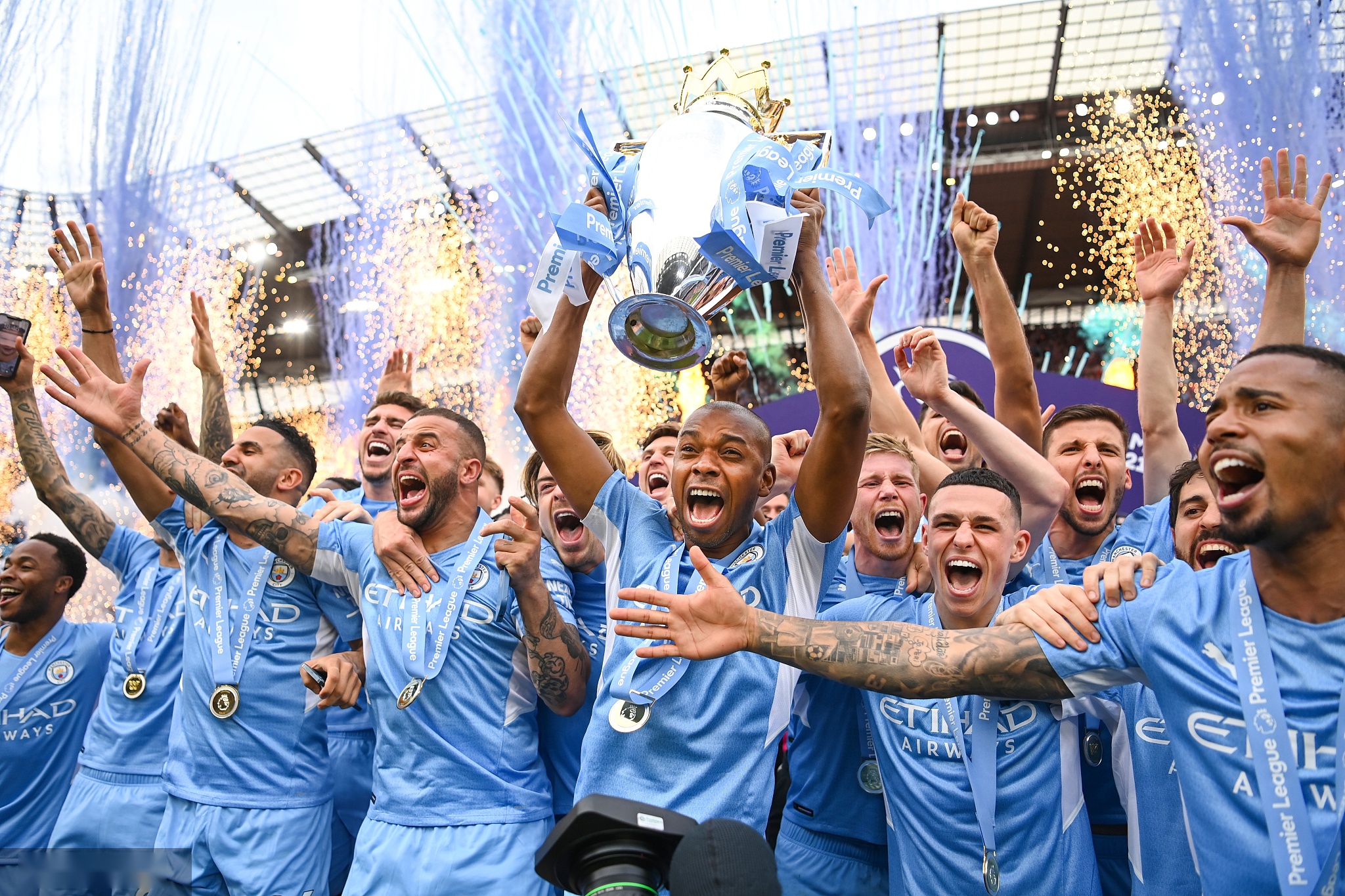 中场和前锋 中场和前锋